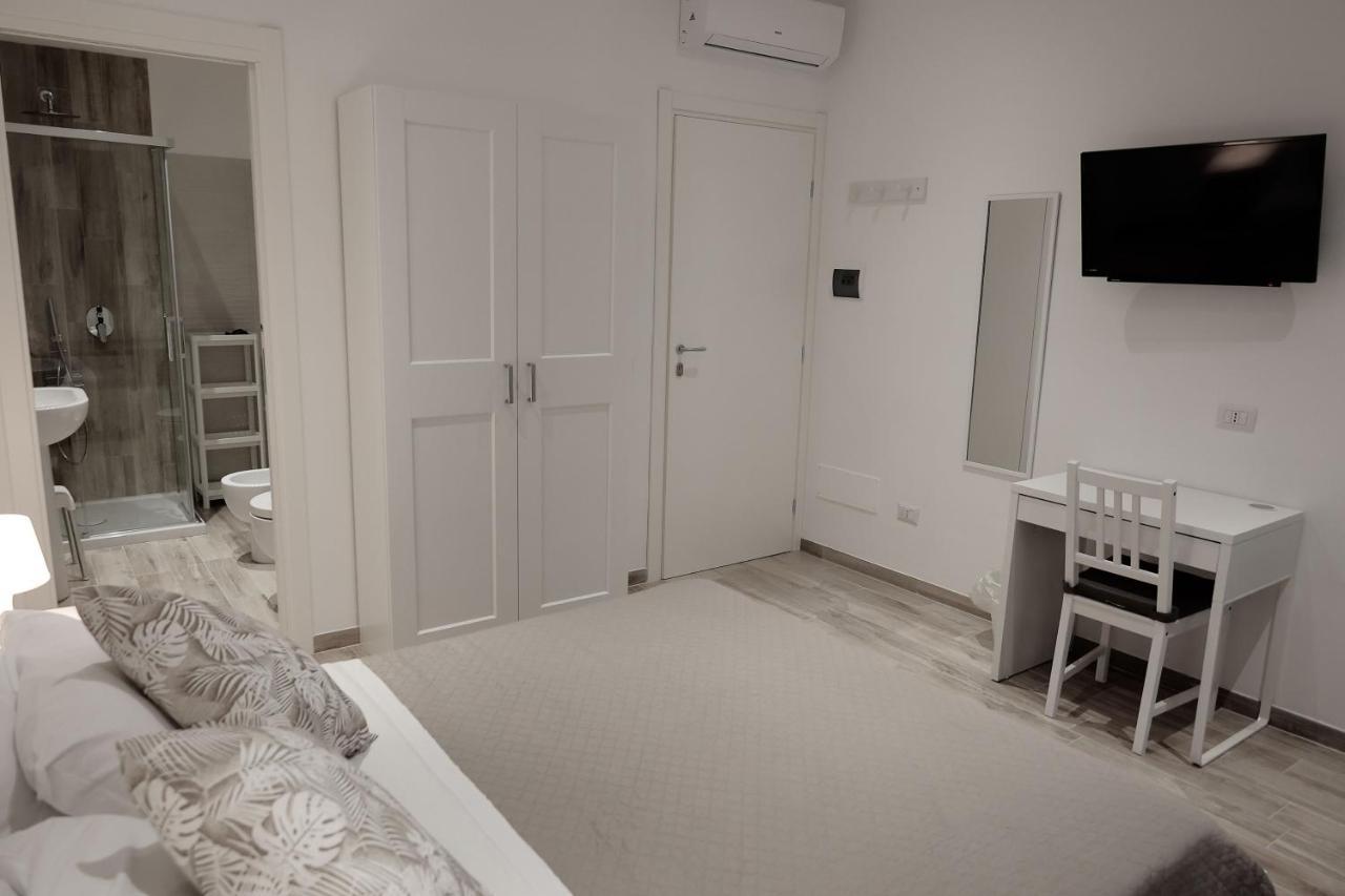 Central Guest House Civitavecchia Kültér fotó