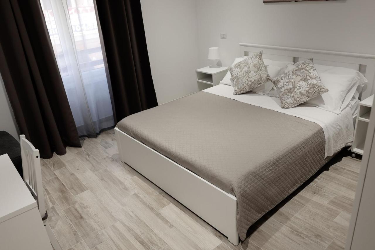 Central Guest House Civitavecchia Kültér fotó